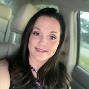 Meet your Posher, Angela